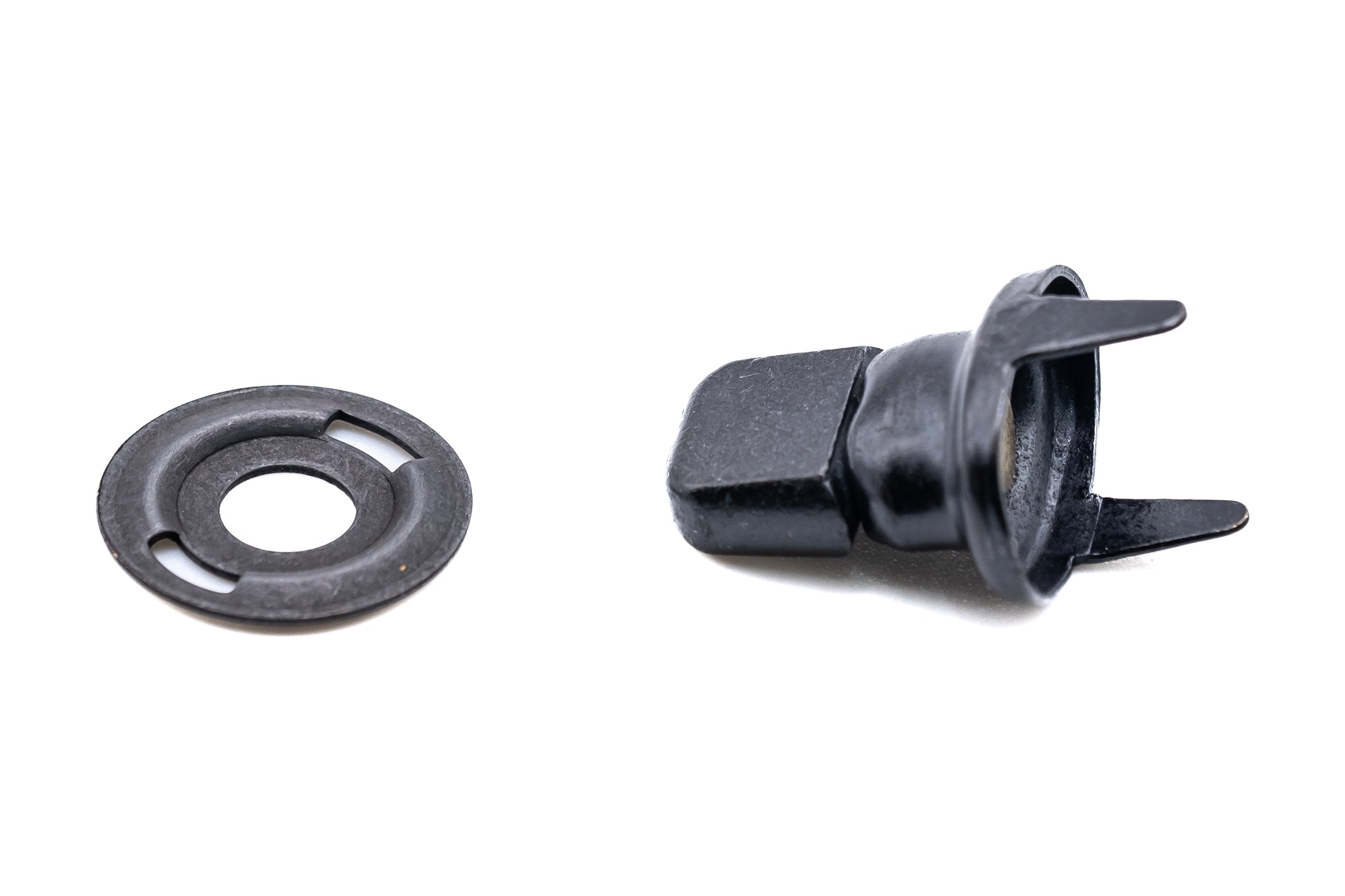 Military oxide black turnbutton fastener cloth to cloth clinch and washer