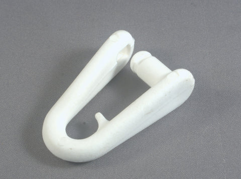 Nylon snap on sail shackle for low friction slides